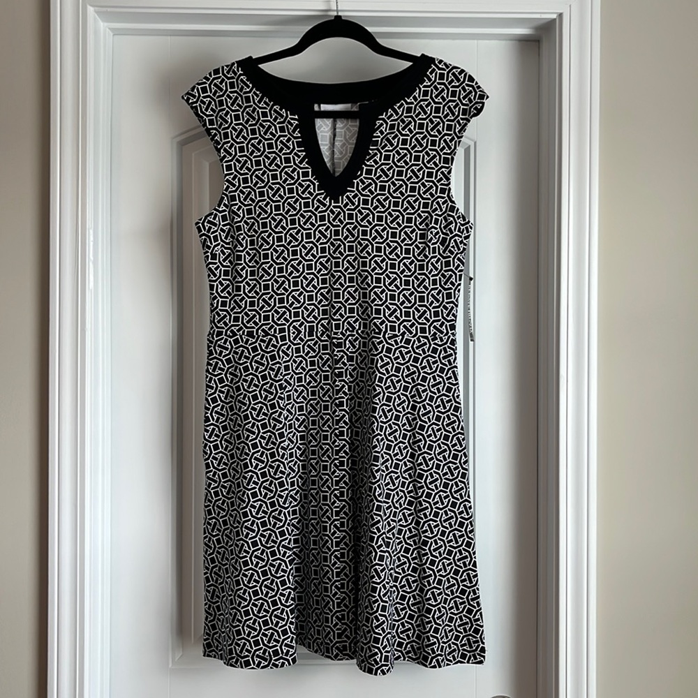 Black and white patterned dress